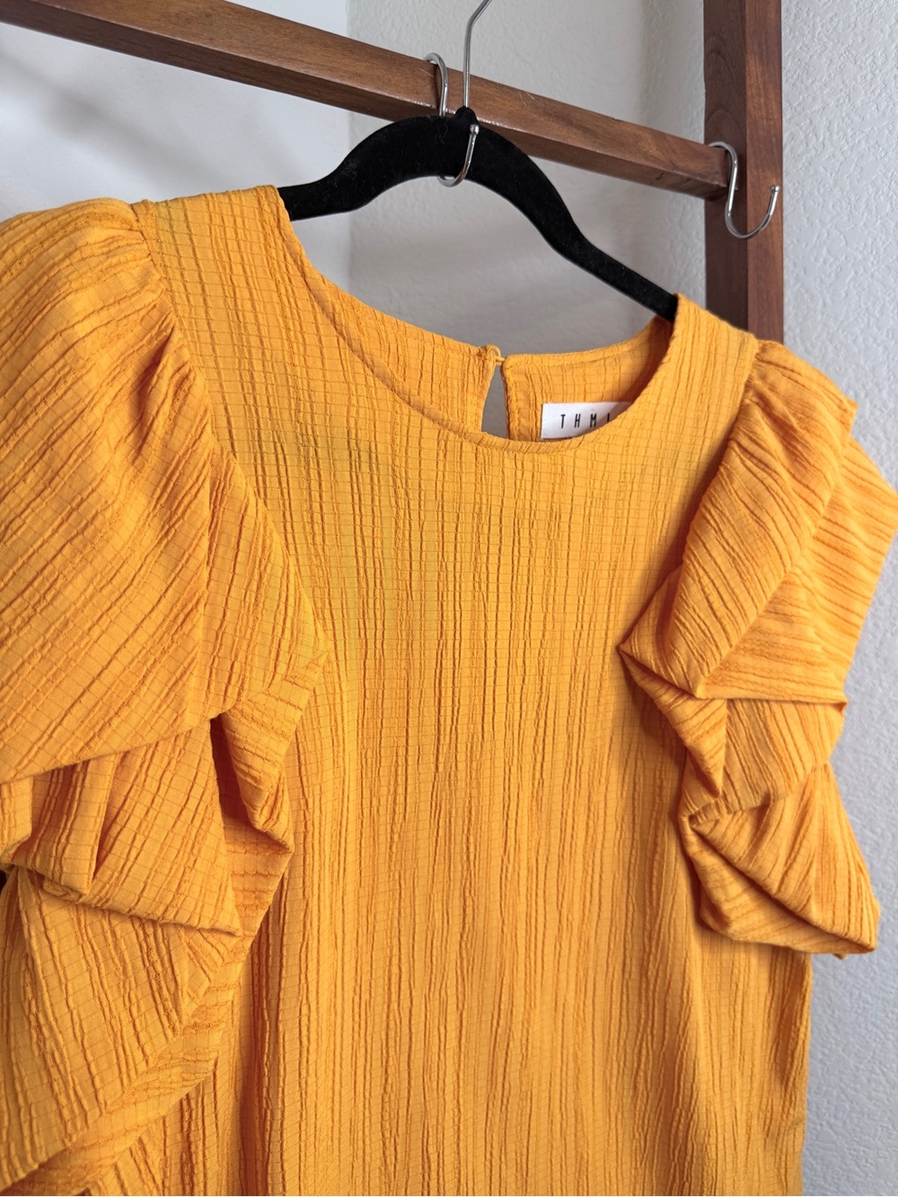THML Marigold Textured Dramatic Ruffle Sleeve Blouse Top M - Picture 4 of 8